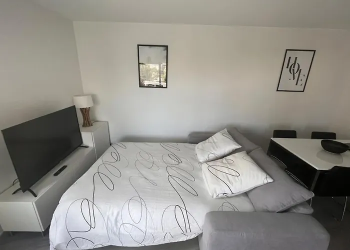 Hyper-center With Parking 比亚里茨