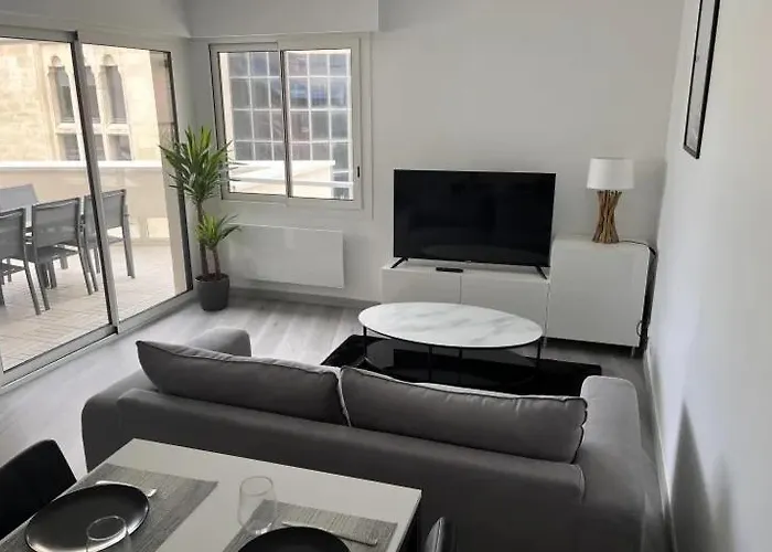 Hyper-center With Parking Appartement *